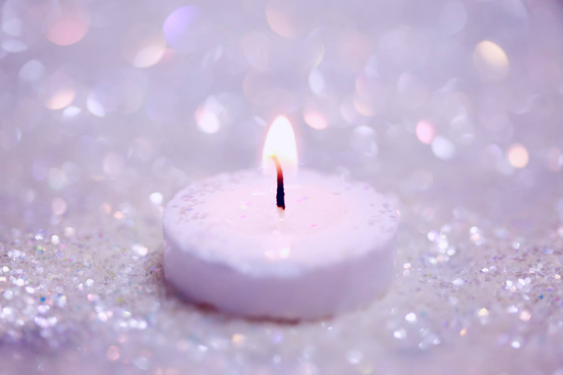 Candle burning with bubbles - Dato Sri Darren Yaw